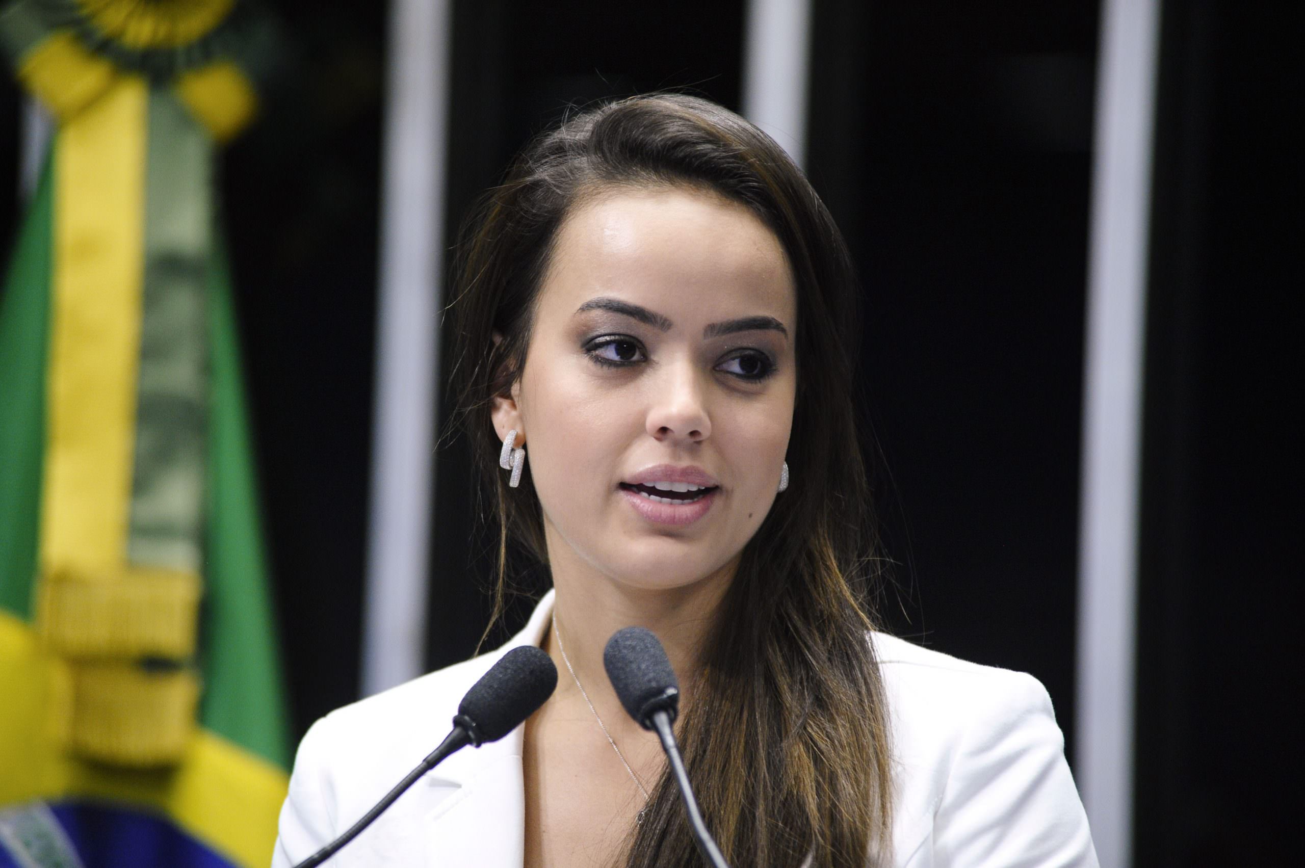 Comissão especial conclui votação e antecipa fim das coligações partidárias para a eleição de 2018