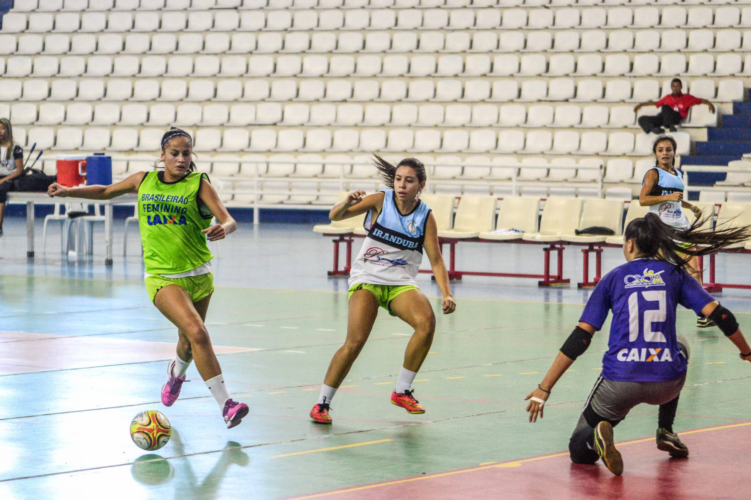 Iranduba realiza treino antes da final do Campeonato de Futsal Feminino