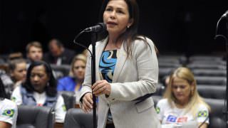 Governista, Conceição Sampaio explica  porque votou contra Temer