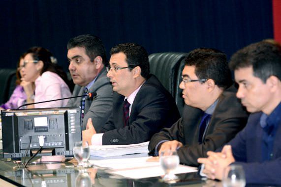 Na ALE, secretário da Susam explica que cirurgia  no Delphina custou R$ 3,6 mil e não R$ 10 mil