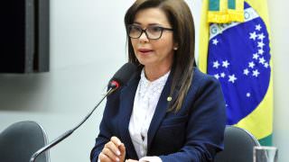 Conceição Sampaio diz que fundo partidário de R$ 3,6 bilhões afronta a população