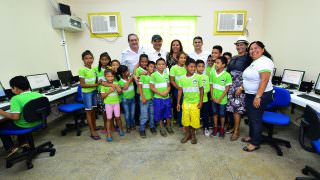 Com investimento de R$ 5,5 milhões, Governador David Almeida reinaugura três escolas em Borba