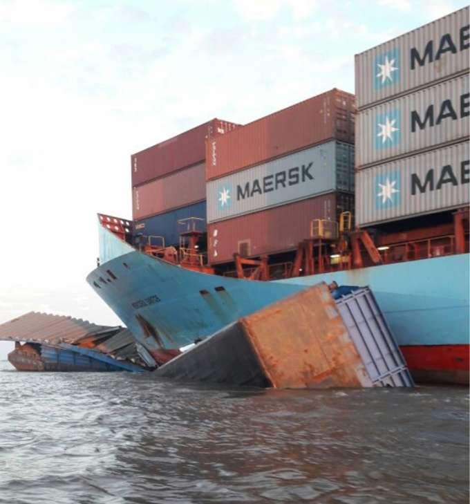 Empurrador de balsa naufraga após bater em navio no rio Amazonas; 9 estão desaparecidos