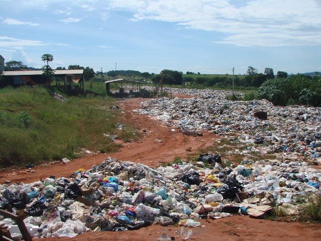 Crise econômica diminui geração de lixo pela primeira vez em 13 anos