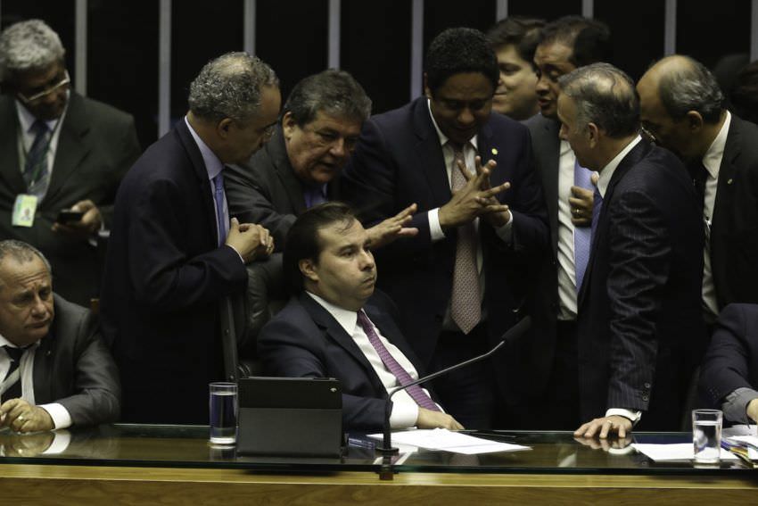 Congresso decide financiamento público eleitoral e mudança na eleição de vereadores e deputados