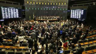 Câmara tenta votar reforma política nesta terça-feira