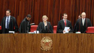 Ministra Rosa Weber diz que é cedo pensar em cancelar eleições