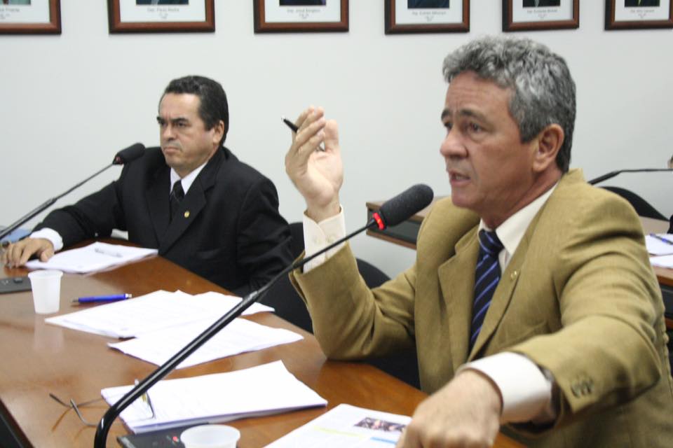 Carlos Souza apoia reformas, mas nega que será aliado de Temer