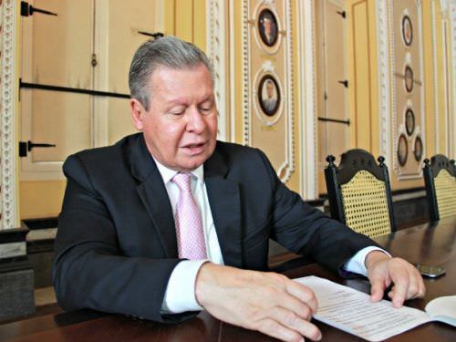 Arthur Neto vai usar a verba do Fundeb para pagar progressões salariais