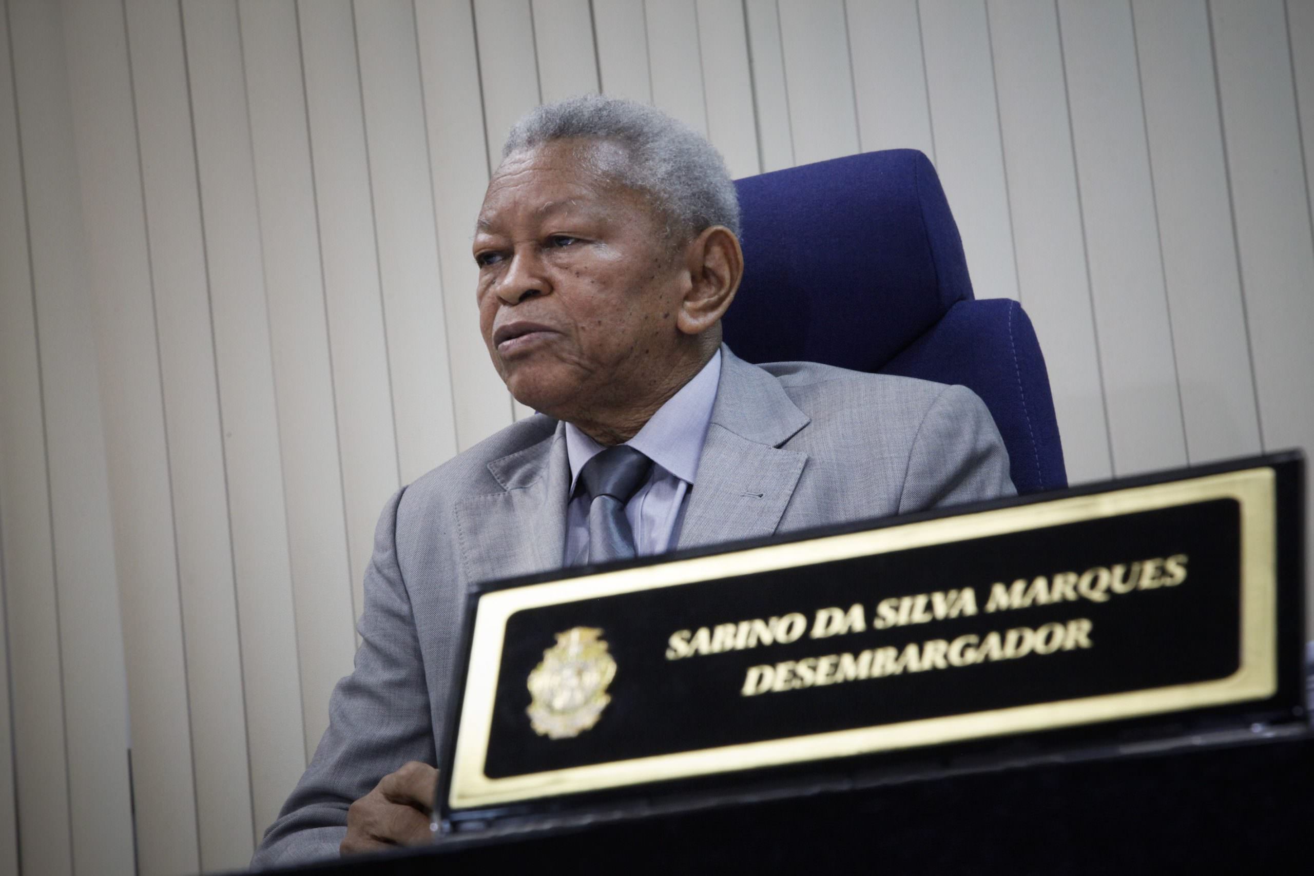 Justiça nega pedido da PGE para suspender medidas restritivas aos gastos do governo Interino