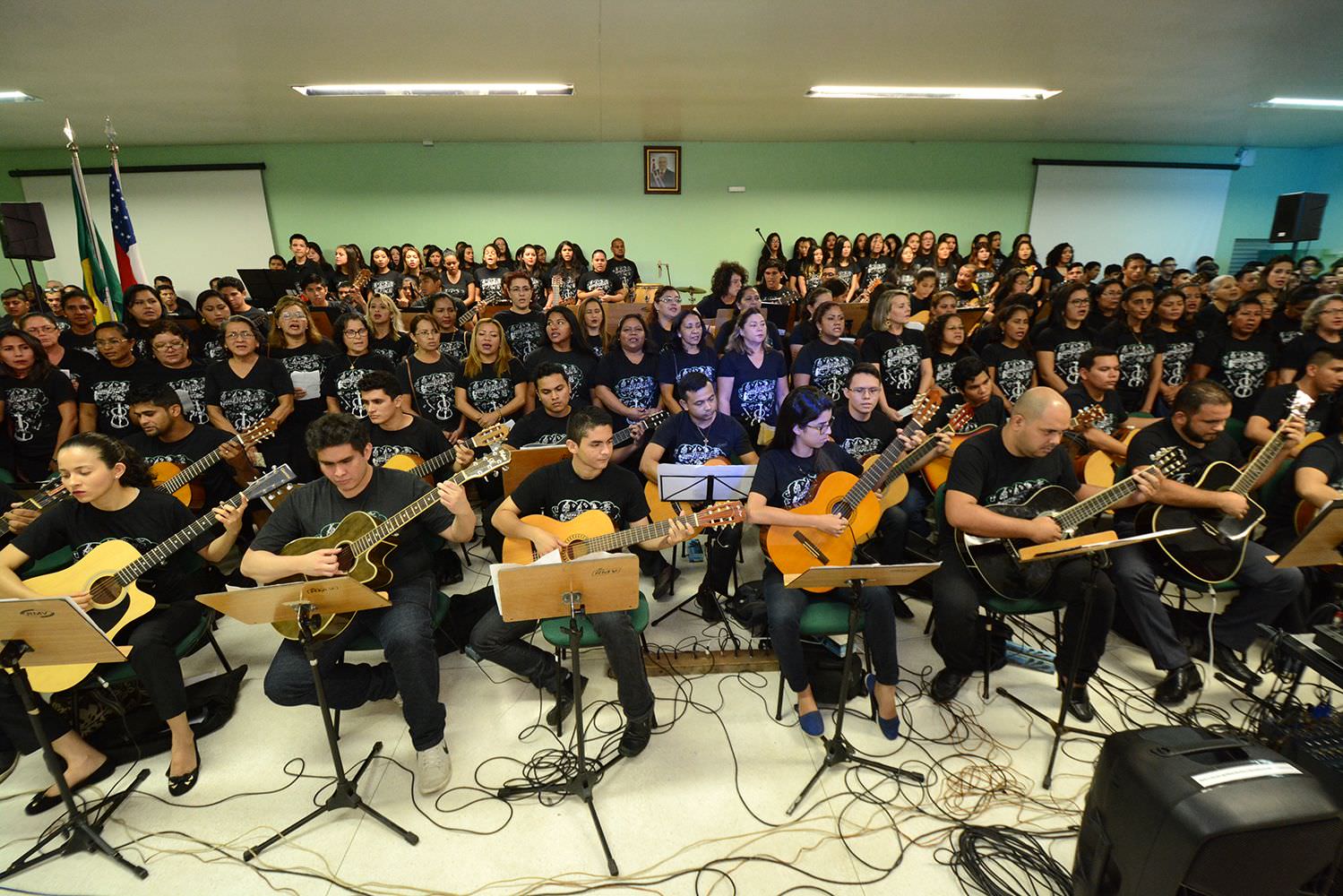 UEA oferece 168 vagas para cursos gratuitos de música