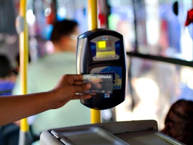 Justiça suspende limite de 30 segundos nas catracas de ônibus