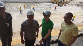 Governador David Almeida visita andamento de obras na capital no final do mandato