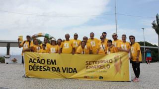 Caminhada em prevenção ao suicídio colore a Ponta Negra em ação do setembro amarelo