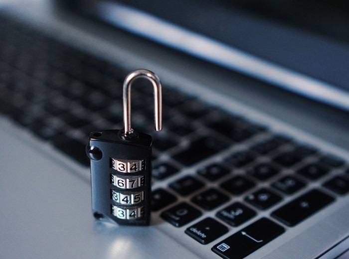 Crescimento de ataques virtuais acende alerta sobre suicídio