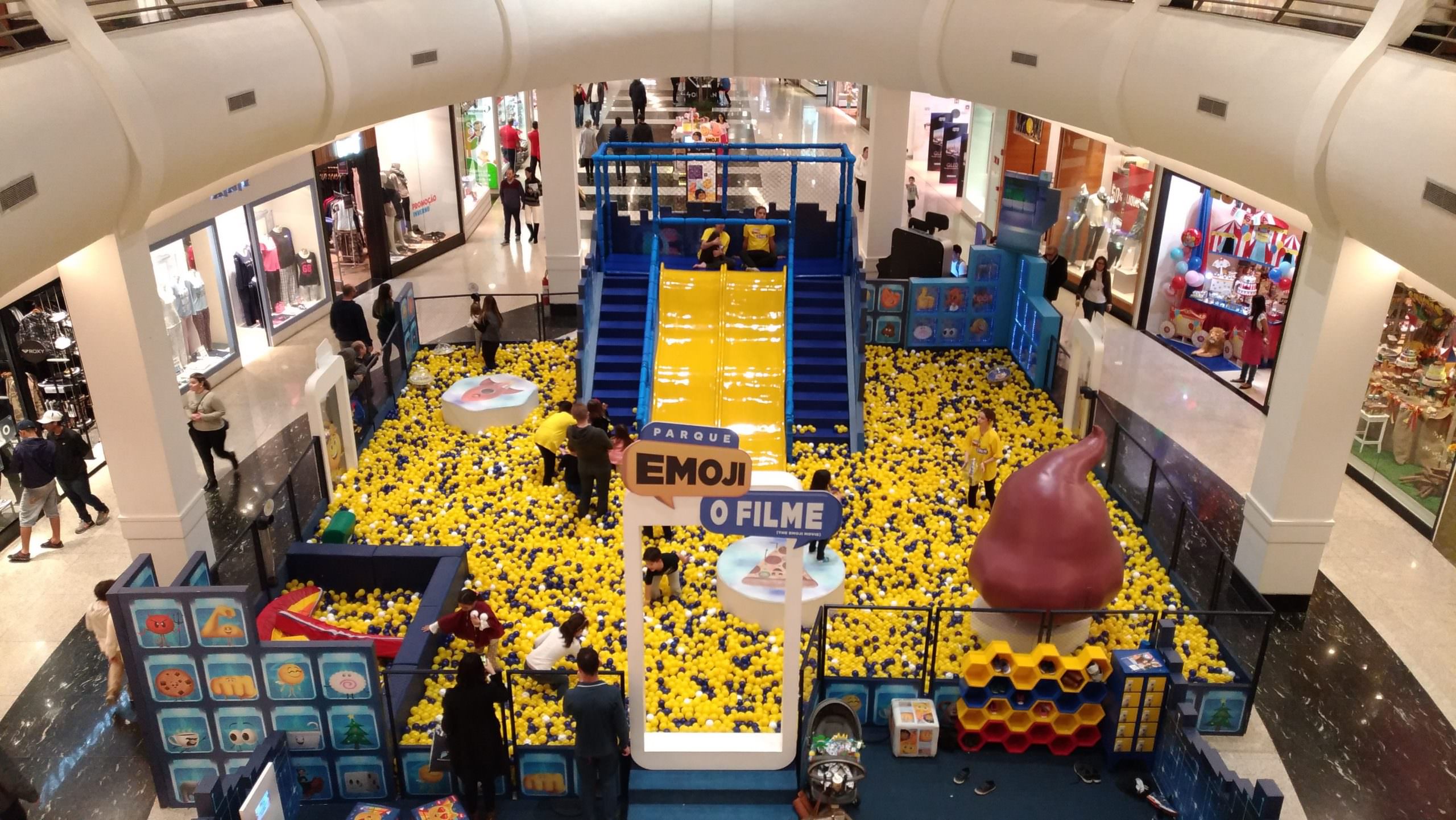 Parque Temático dos Emojis é atração para criançada em shopping de Manaus