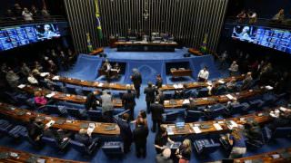 Senado adia votação de projeto que altera financiamento de campanhas