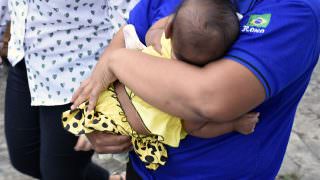 Bebê trocado pela mãe por bebida é colocada para adoção