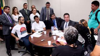 Câmara promete mediar reunião entre professores manifestantes e prefeito