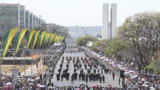 Desfile de 7 de Setembro atrai 20 mil pessoas à Esplanada dos Ministérios
