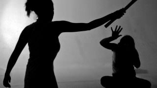 Mulher condenada por agredir esposa do amante é presa em Manaus