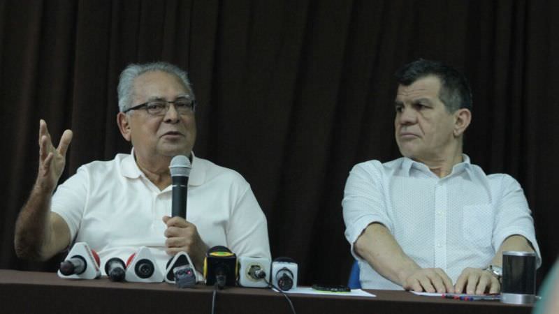 Amazonino e Bosco chegam à Assembleia Legislativa para tomar posse