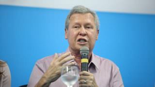Arthur Neto cobra R$ 100 milhões de Amazonino e governo silencia