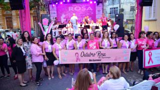 'Outubro Rosa' promove ações para reduzir cânceres de mama e de colo uterino