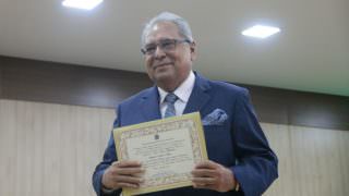 Com decisão judicial, Amazonino pode tomar posse nesta quarta-feira
