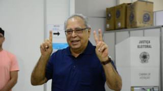 Amazonino manda exonerar comissionados ligados a Braga e David Almeida