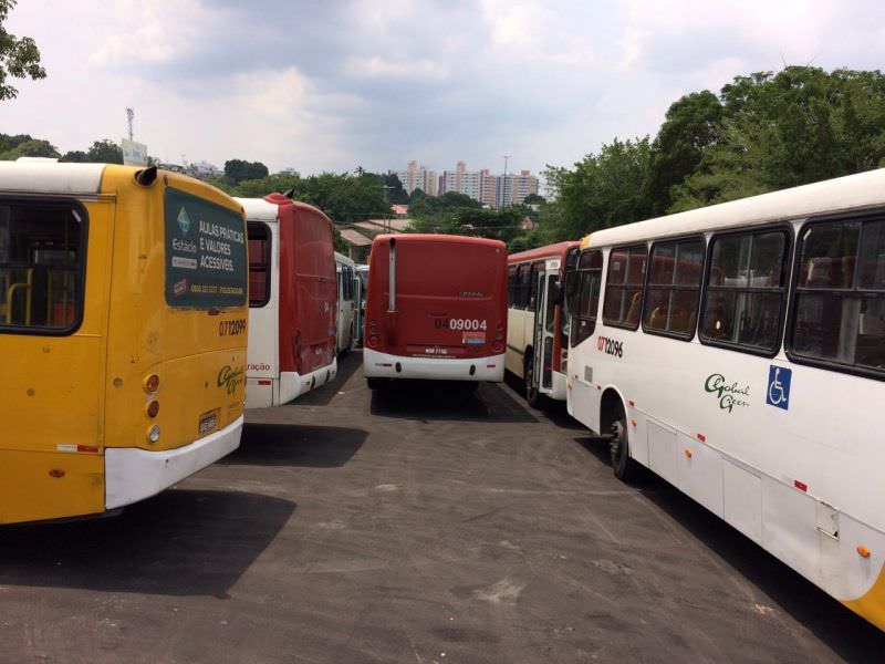 Mais de 30 ônibus do transporte público são retirados de circulação