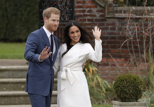 Príncipe Harry e Meghan Markle fazem aparição oficial como noivos