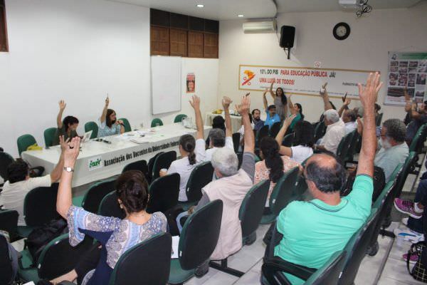 Professores da Ufam decidem paralisar as atividades dia 5 de dezembro