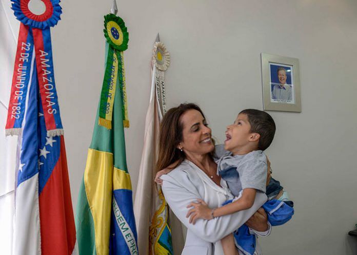 Prefeito Arthur Neto prepara esposa para as eleições de 2018