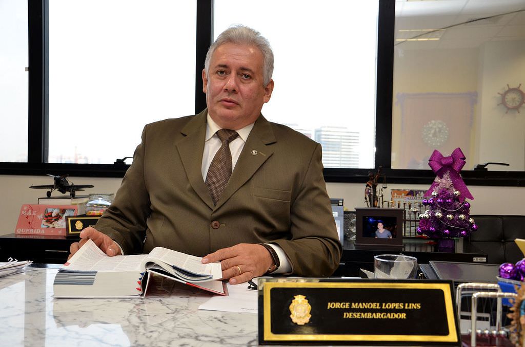 Após vazamento de vídeo íntimo, desembargador do TJAM se pronuncia