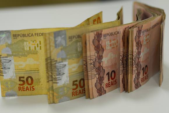 Governo Federal extingue PIS-Pasep e libera R$1.045 para saque do FGTS