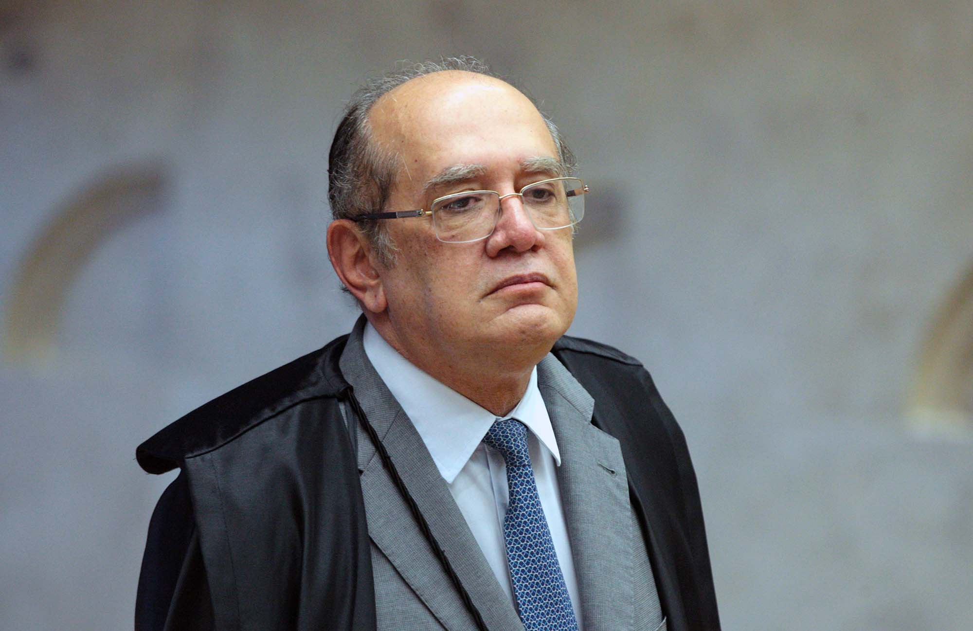 Barroso e Gilmar Mendes batem boca no Supremo sobre investigação contra políticos