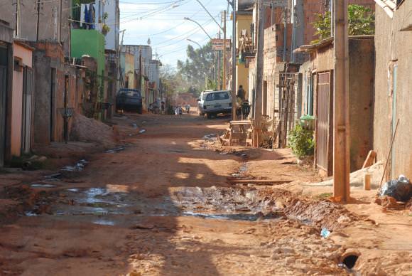 IBGE: Brasil tem ¼ de sua população vivendo na linha de pobreza