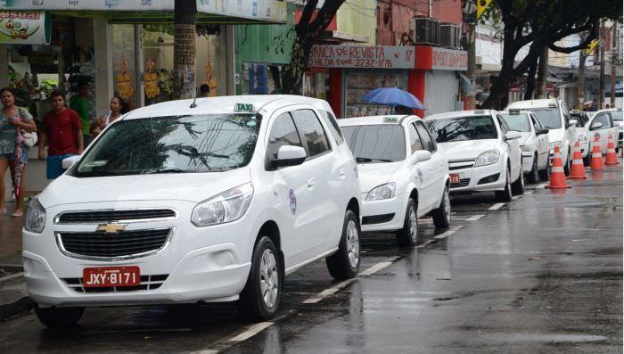 Taxistas desistem de bandeira 2 com a chegada de aplicativos