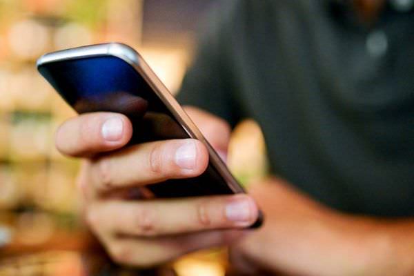 Telefonia móvel perdeu 574 mil linhas em fevereiro