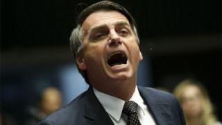 Bolsonaro diz não defender mais a intervenção militar