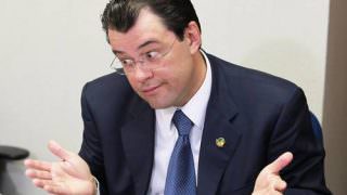 Eduardo Braga foi o único do AM a votar a favor do reajuste para o STF