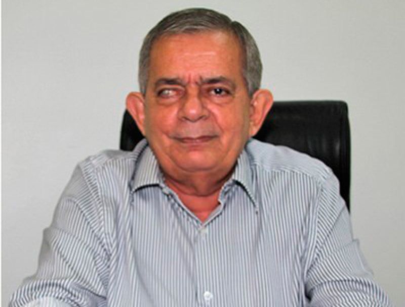 Secretário da Seduc contrata empresa por R$ 12,4 milhões, sem licitação, após vazar resultado de certame