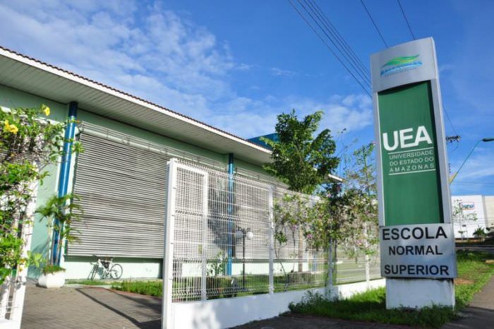 Oficina de Redação da UEA prepara alunos para o Enem
