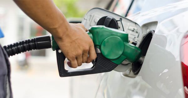 Petrobras eleva preço da gasolina nas refinarias nesta quinta-feira