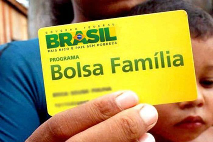 Benefício do Bolsa Família de Janeiro deve ser sacado somente com cartão
