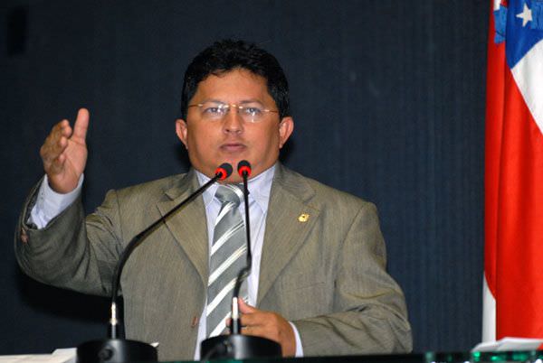 Foto: Divulgação “Julgamento sem provas é perigoso para qualquer cidadão”, diz Sinésio Campos sobre julgamento de Lula
