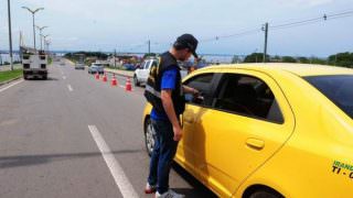Taxa de corrida para taxistas intermunicipais é suspensa