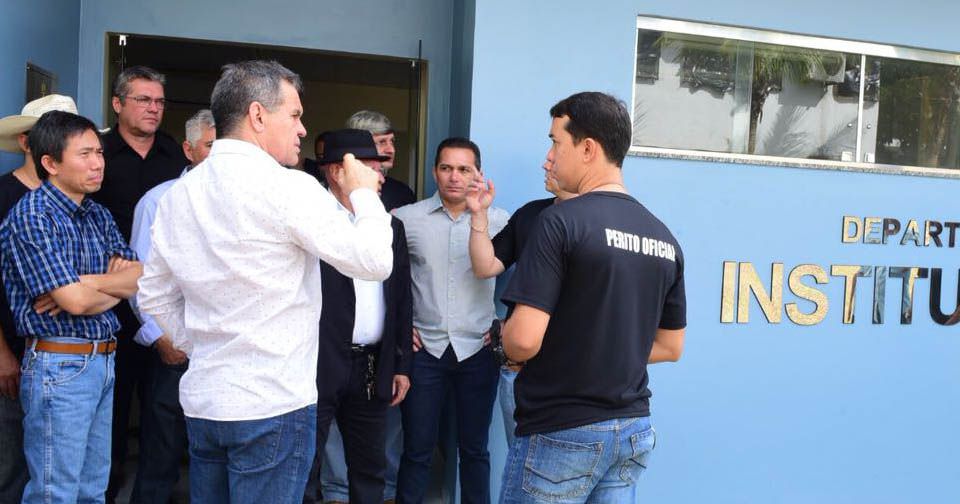 Bosco anunciou reajuste para peritos oficiais (Foto: Valdo Leão/Secom) Governo anuncia reajuste de 42% no salário dos peritos após ameaça de paralisação