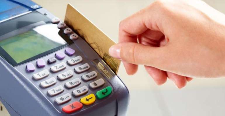 BC vai reduzir custo do cartão de débito para comércio a partir de outubro